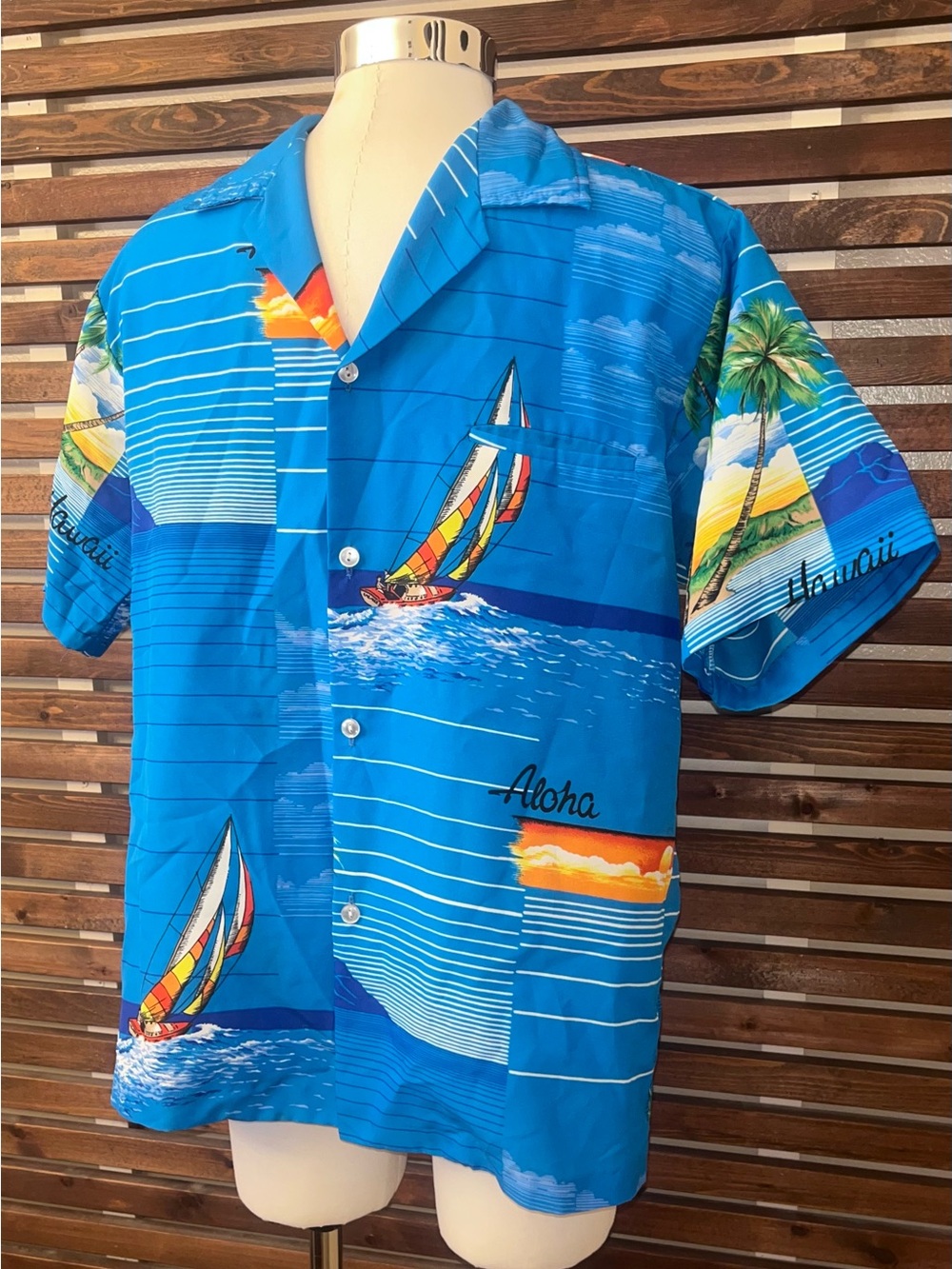 Vintage 1980s Blue Sailboat Ocean Island Print Men’s Shoreline Hawaiian Shirt M